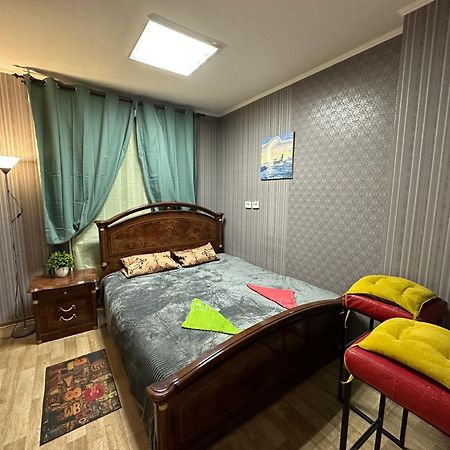 Ararat-Poznyaki Hostel Kyjev Exteriér fotografie